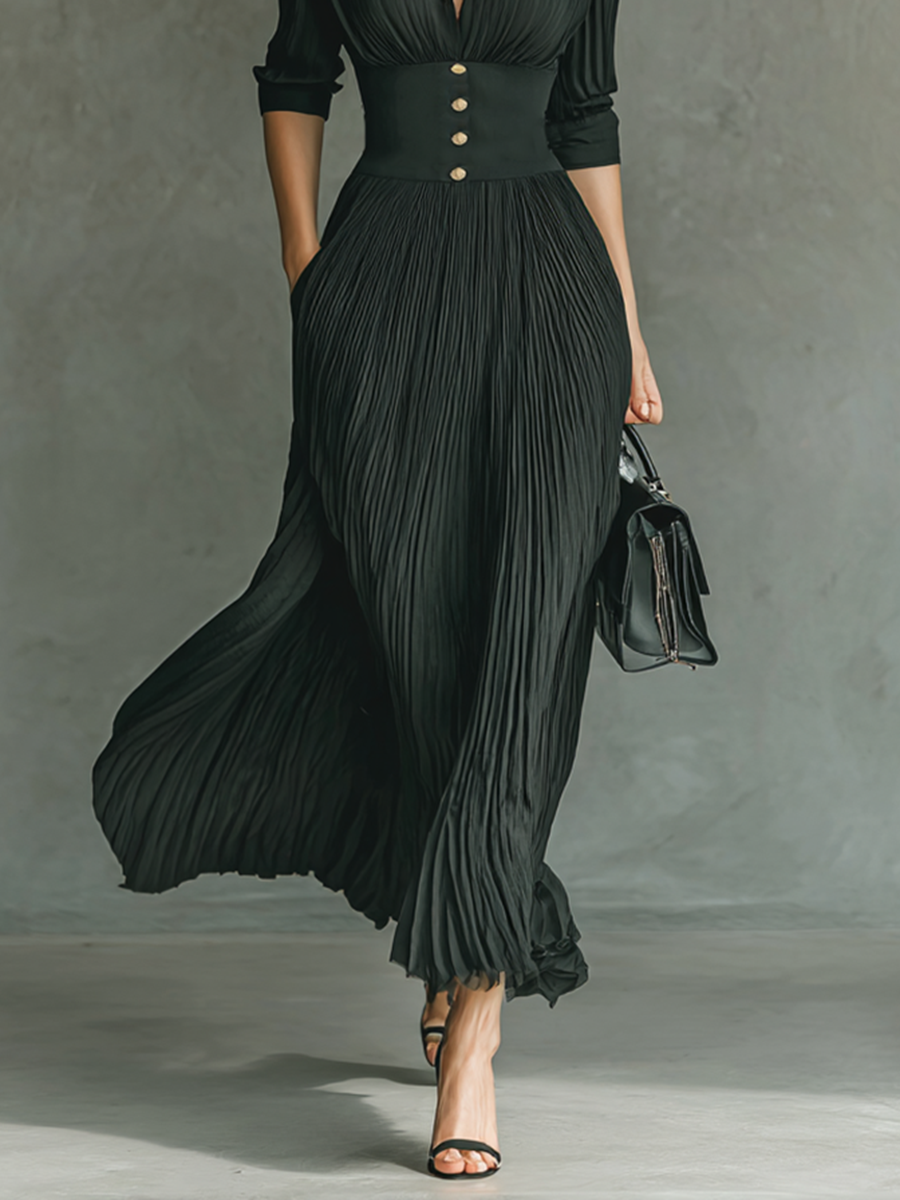 Vestido largo con mangas largas, cuello reverso y pliegues